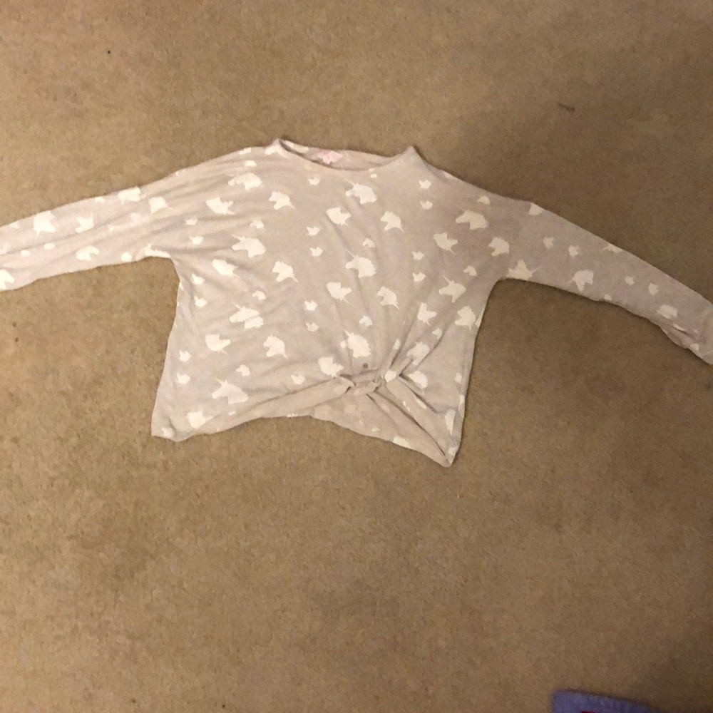 I am selling a long sleeve tee